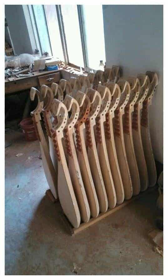 琵琶初学练习琴制作现场图片_第7张