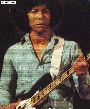 Bass Slap的发明人----Larry Graham_第1张