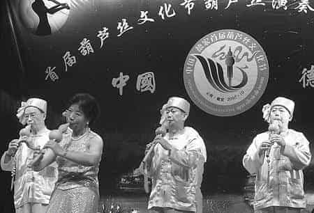 千人同奏《有一个美丽的地方》_第2张