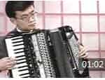 陈伟亮手风琴演奏《小松树》视频欣赏