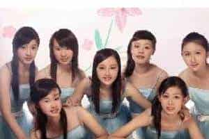 “花季筝韵”古筝演奏团